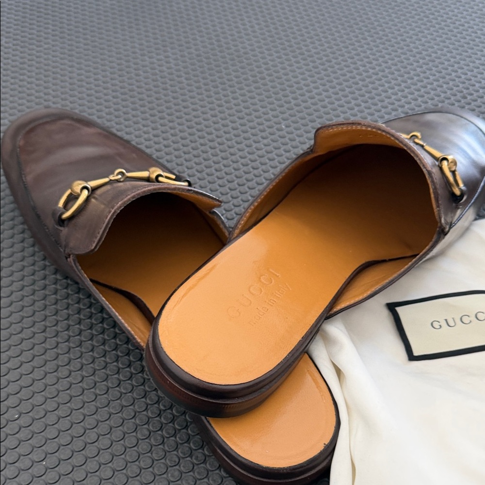 Gucci Men's Dark Brown Leather Miles with Gold Horsebit Great Condition - Picture 10 of 11